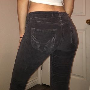 Hollister velvet skinny jeans 🍒